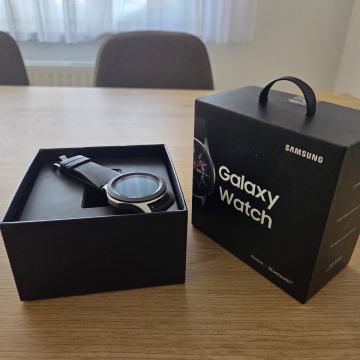 Pametni sat Samsung Galaxy Watch 46mm BT Silver