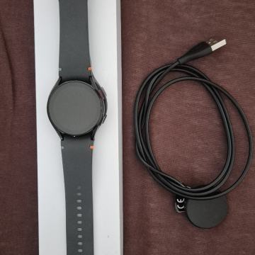 Pametni sat samsung galaxy watch fe