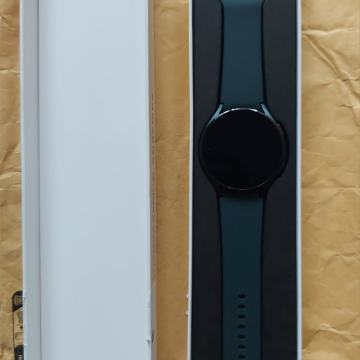 Povoljno prodajem Samsung Galaxy Watch 4