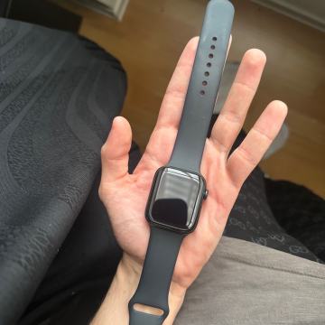 Prodajem Apple Watch SE2 44MM