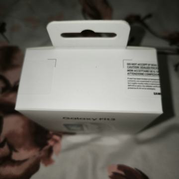 Prodajem Galaxy fit 3 narukvicu