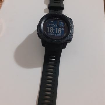 Prodajem Garmin Instinct solar graphite