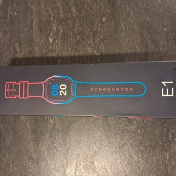 Prodajem Kids Watch E1 za djecu Pink