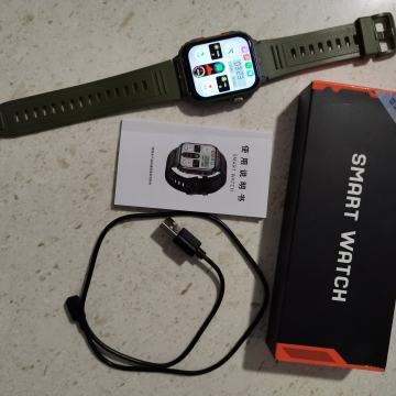 Prodajem novi pametni sat muški