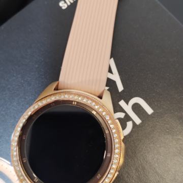 Prodajem Samsung Galaxy Watch