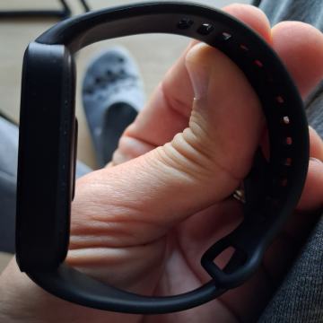 Prodajem xiaomi smart band 9 active