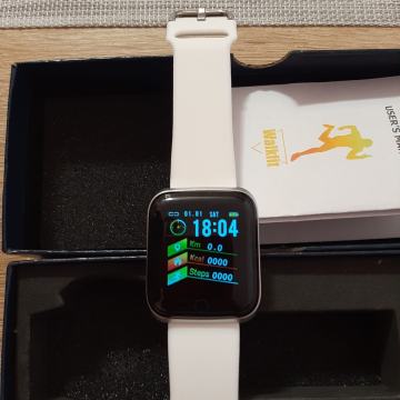 Prodajem ženski pametni sat.Prilika!