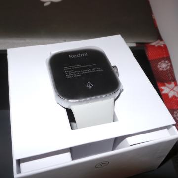 Redmi Watch 4 pametni sat