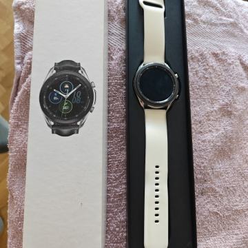 Samsung galaxy watch  3 bijeli