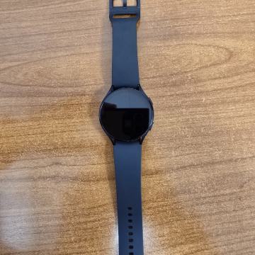 SAMSUNG GALAXY WATCH 5 44mm crni, s punjačem, kutijom i računom