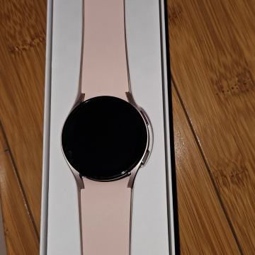 Samsung Galaxy Watch 5- Zapakirano, Novo