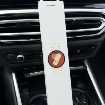 SAMSUNG GALAXY WATCH 7 40mm, NOVO!!!