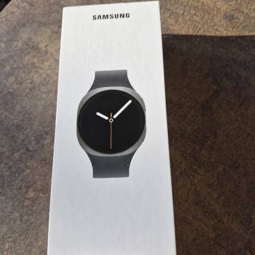 Samsung Galaxy Watch 8 44 mm – srebrni, NOVO, garancija 24 mj