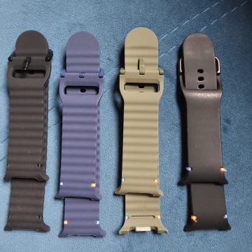 Samsung Galaxy Watch 8 Classic 46 mm Black - s 4 dodatna remena i 18 m