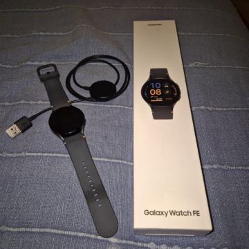 Samsung Galaxy Watch FE 40 mm crni