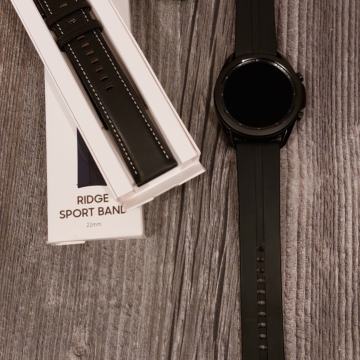 Samsung Galaxy Watch3 (+ kozni remen)