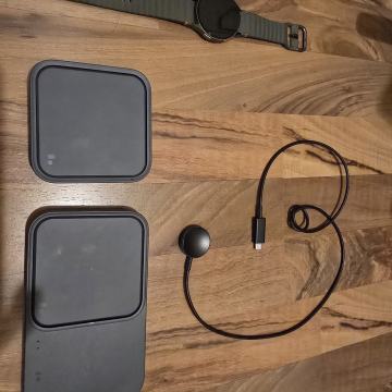 Samsung watch 7 44mm i bežični punjači
