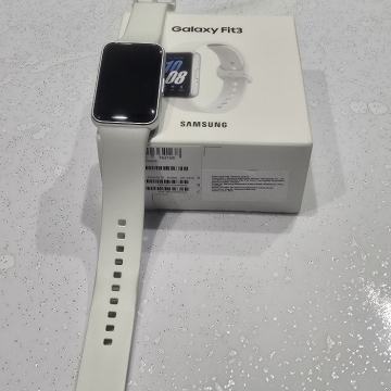 Samsunng Galaxy Fit 3 1 nošena
