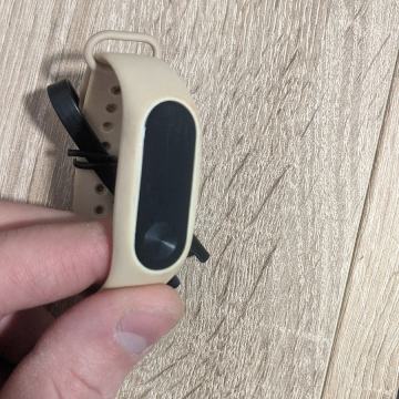Xiaomi Mi band 4 / plus na poklon Mi band 2