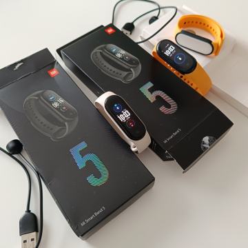 Xiaomi Mi Smart Band 5 - bijeli i žuti