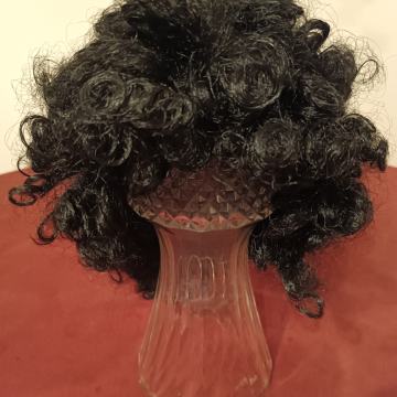 Perika crna kovrđava