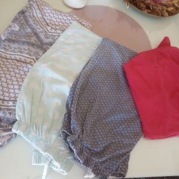 PIDŽAME 3 donja dijela + 1 gornji dio vel.40 sve za 7 eur