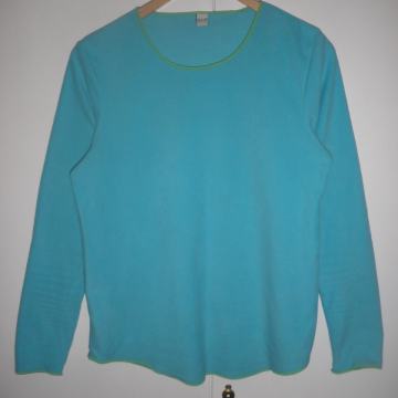 TOPLA ŽENSKA PIDŽAMA / MAJICA GORNJI DIO 38 - 40 M