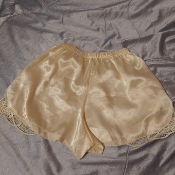 Ženske kratke hlačice za spavanje