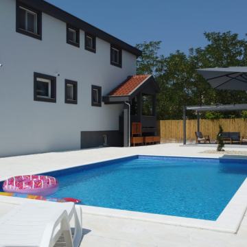 Benkovački kamen Salič®  buretan