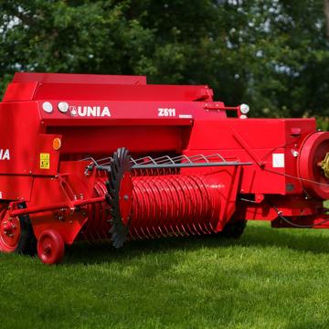 Balirka za kockaste bale UNIA KOSTKA