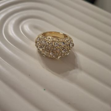 PRSTEN BOJA ZLATA VEL. L - NOVO