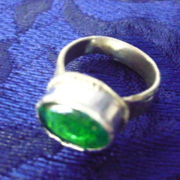 Antik prsten sa zelenom gemom, legura