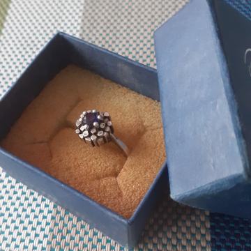 art decco prsten sa plavim safirom