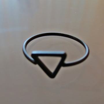 Crni prsten size 6, NOVO