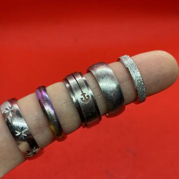 Lot od 5 prstena čelik