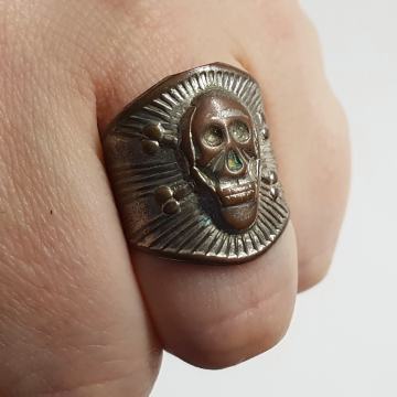 METALNI STARI PRSTEN, MRTVAČKA GLAVA (LUBANJA)