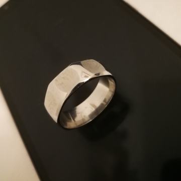 muški prsten od kirurškog čelika