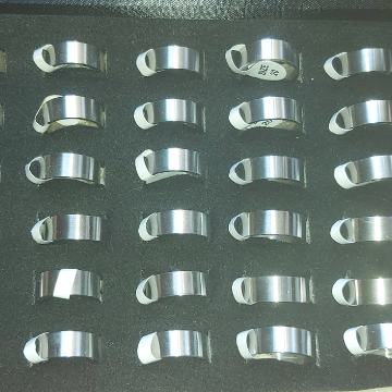 nehrdajuci celik prsteni