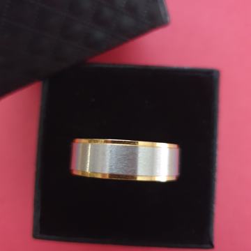 Prsten kirurški čelik sa pozlaćenim rubovima