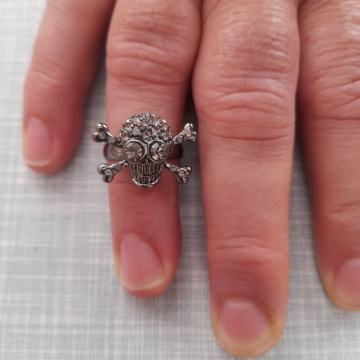 prsten mrtvačka glava