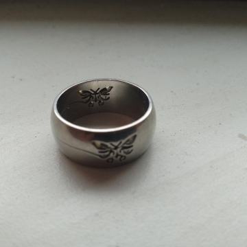 Prsten od nehrđajućeg čelika