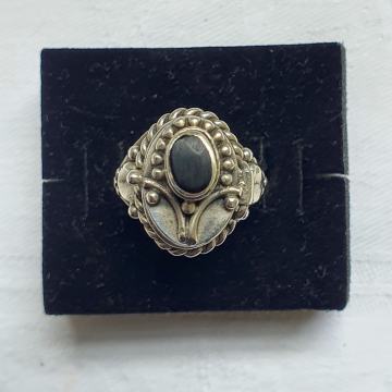 Prsten za otrov srebro rucni rad  starinski