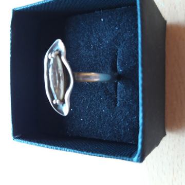 Prsten od srebra sa gorskim kristalom