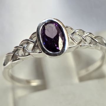 Novi prsten od srebra sa kamenom