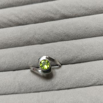 Prsten srebro 925, zeleni kamen, 18/19 mm, nekorišten