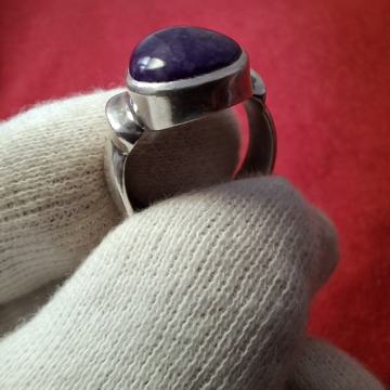 PRSTEN SUGILIT SA SREBROM 925 8,5g