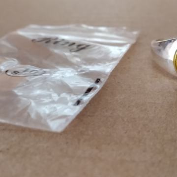 Prsten sa zelenim kamenom (mjesečev kamen) velicine 8