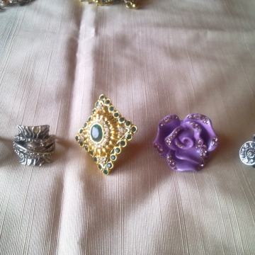 PRSTENJE PRSTEN NOVO OD 2 DO 4€