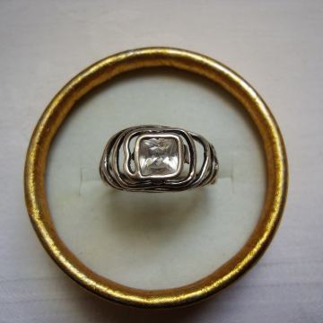 SREBRNI DIZAJNERSKI PRSTEN 925 RUCNI RAD