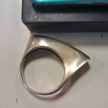 Srebrni prsten 7,89 g